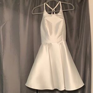 A beautiful white dress .